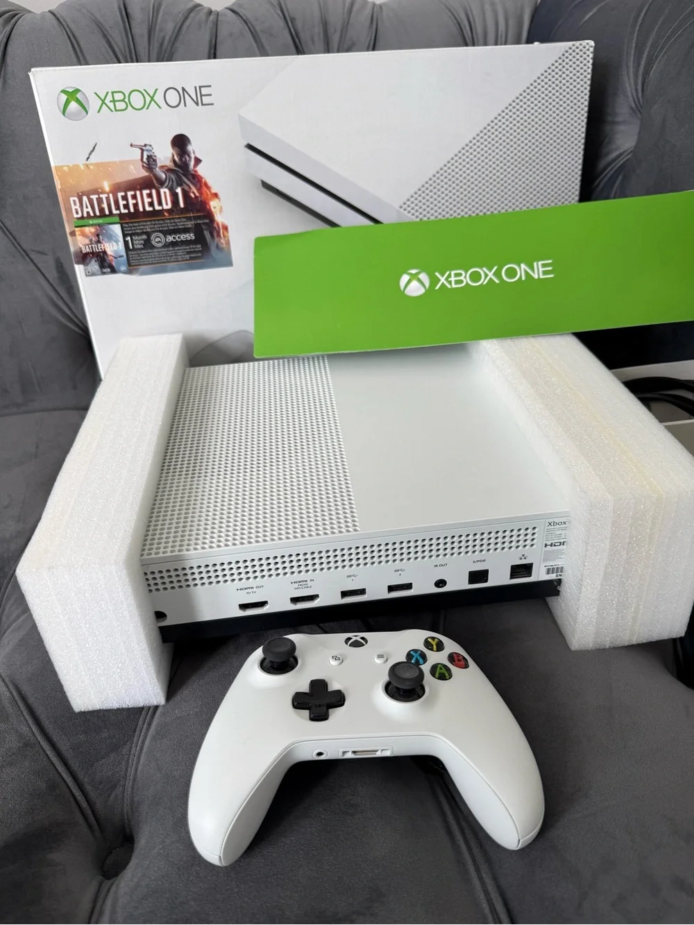 Microsoft Xbox One S 500GB Console White Complete in Box w/ Wireless Controller